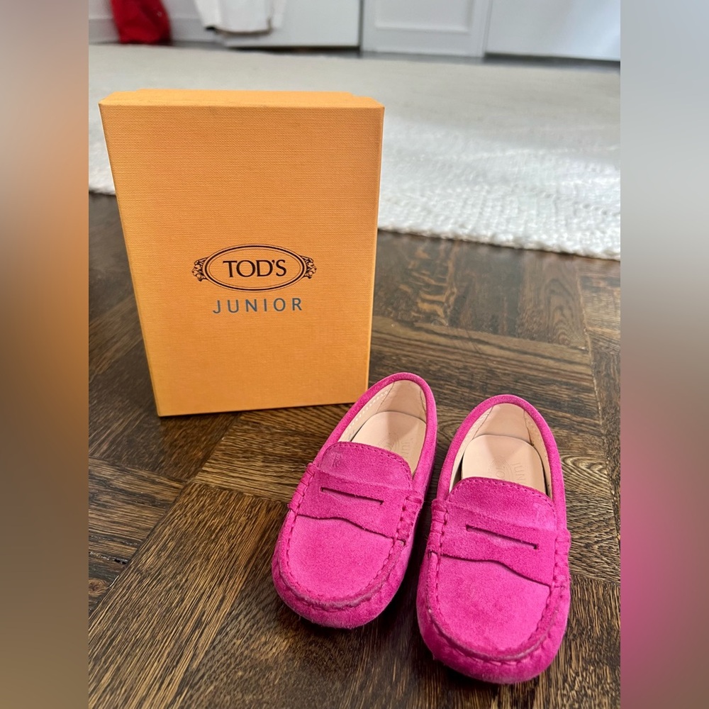 Tod’s Junior Suede Gommino Loafers – EU 21 – Magenta